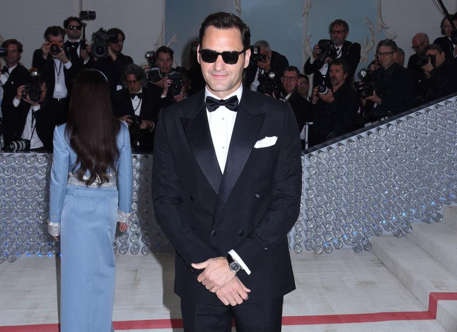 Roger Federer cu ținută impecabilă și ceas nou-nouț Foto Imago Roger Federer îți spune pe unde să mergi » Ce mesaje a înregistrat și unde se pot auzi