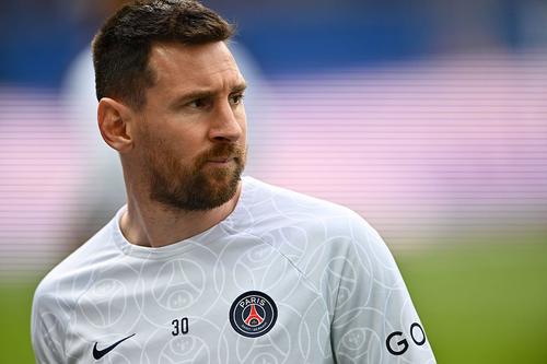 Antrenorul argentinian Antonio Mohamed, 53 de ani, acum manager la UNAM Pumas, e revoltat de situația prin care trece Leo Messi (35), suspendat de PSG și huiduit de fani.