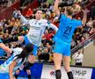Cristina Neagu în acțiune în Liga Campionilor Foto Imago