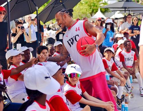 Lewis Hamilton a încercat baschetul la Miami