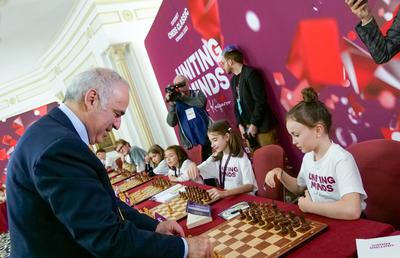 START în Superbet Chess Classic la București! Garry Kasparov: „Când ajung în România, mă gândesc la două performanțe”