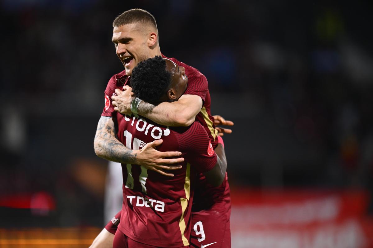 Primul meci, primul cartonaș » Criză de nervi a lui Dan Petrescu la CFR Cluj - Rapid