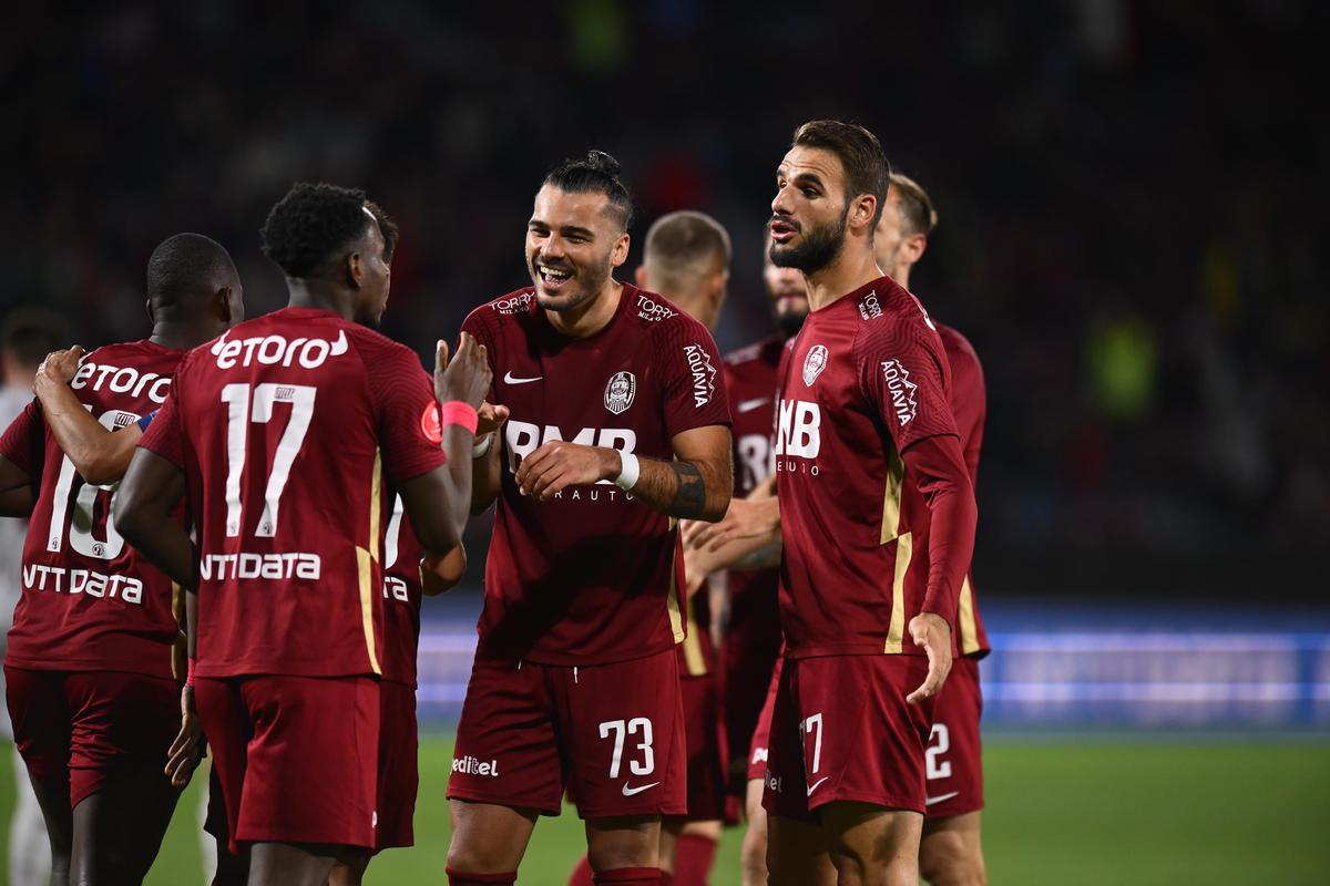 Primul meci, primul cartonaș » Criză de nervi a lui Dan Petrescu la CFR Cluj - Rapid