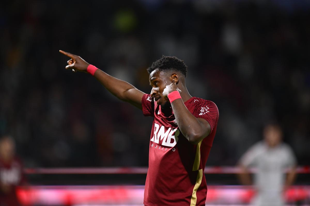 Primul meci, primul cartonaș » Criză de nervi a lui Dan Petrescu la CFR Cluj - Rapid
