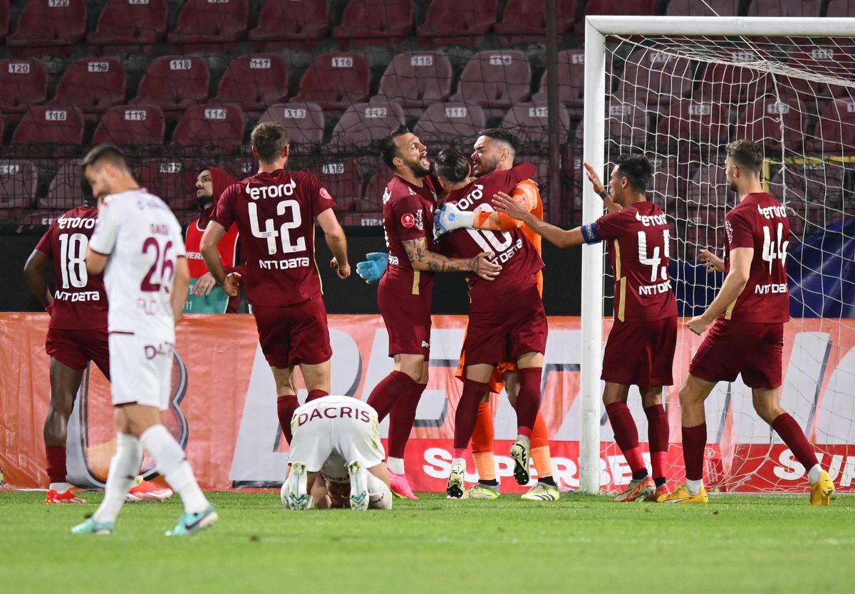 Primul meci, primul cartonaș » Criză de nervi a lui Dan Petrescu la CFR Cluj - Rapid