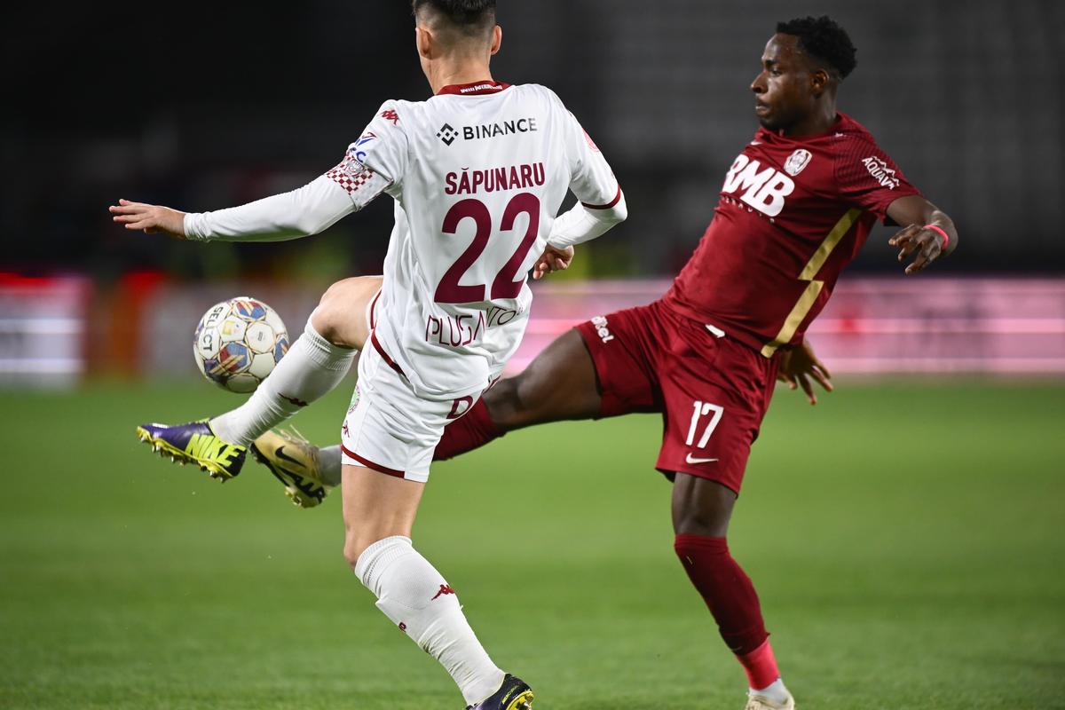 Primul meci, primul cartonaș » Criză de nervi a lui Dan Petrescu la CFR Cluj - Rapid