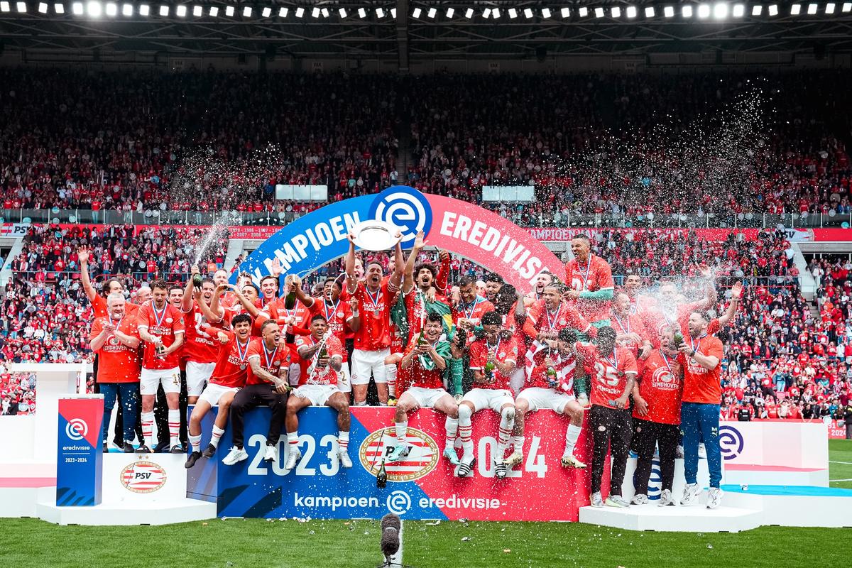 Au invadat străzile orașului! PSV Eindhoven a învins-o pe Sparta Rotterdam și este campioană în Olanda