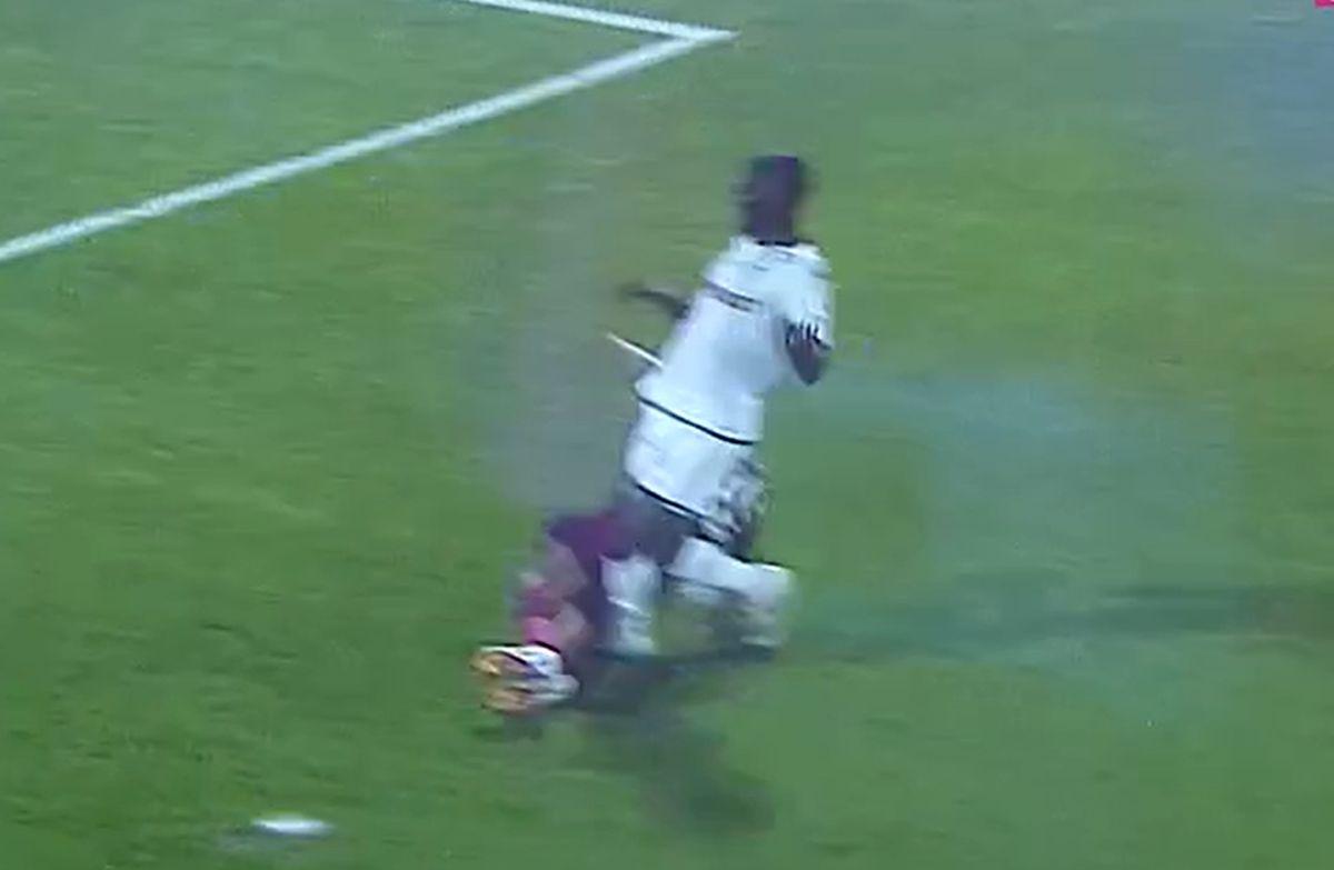 Fază controversată în CFR Cluj - Rapid
