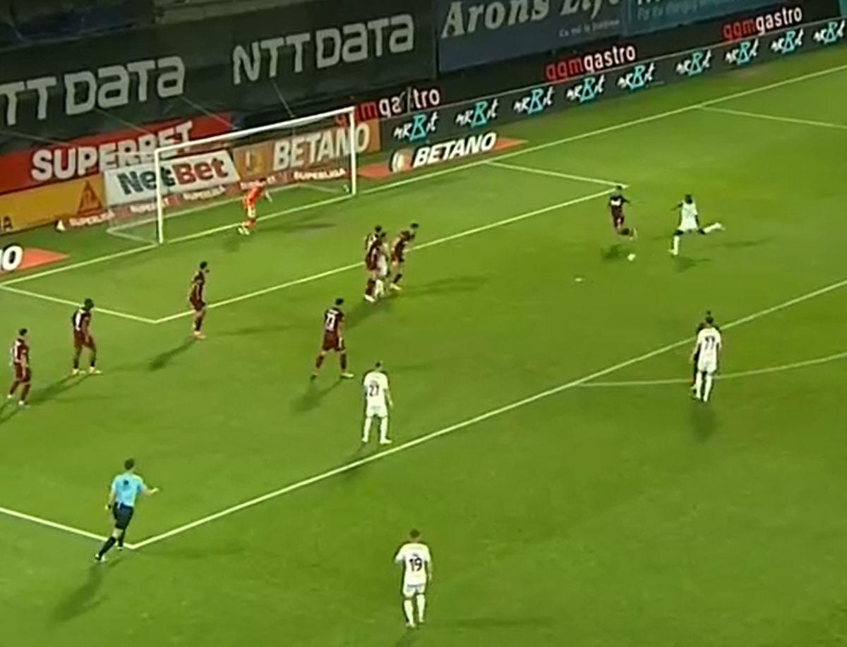 Au cerut penalty chiar în finalul reprizei din CFR Cluj - Rapid » Primul verdict al expertului în arbitraj