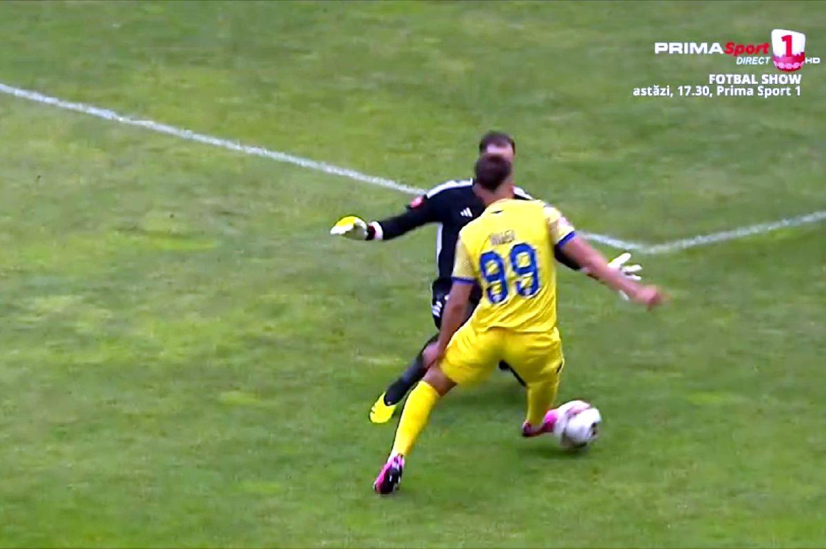 Cadou de Paști! Penalty comic obținut de Petrolul în meciul cu Oțelul » Două greșeli mari în apărarea lui Dorinel Munteanu