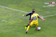 Cadou de Paști! Penalty comic obținut de Petrolul în meciul cu Oțelul » Două greșeli mari în apărarea lui Dorinel Munteanu