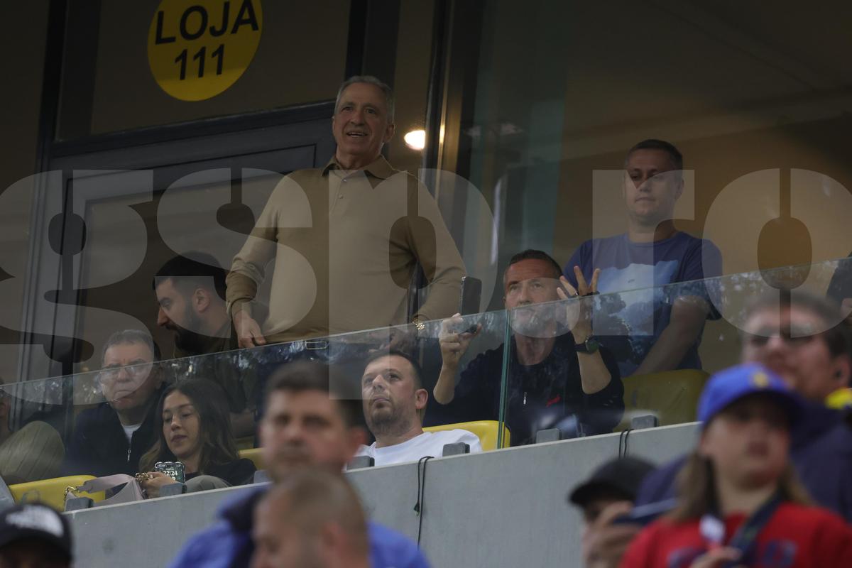 MM Stoica arată degetul mijlociu la finalul derby-ului FCSB - Dinamo