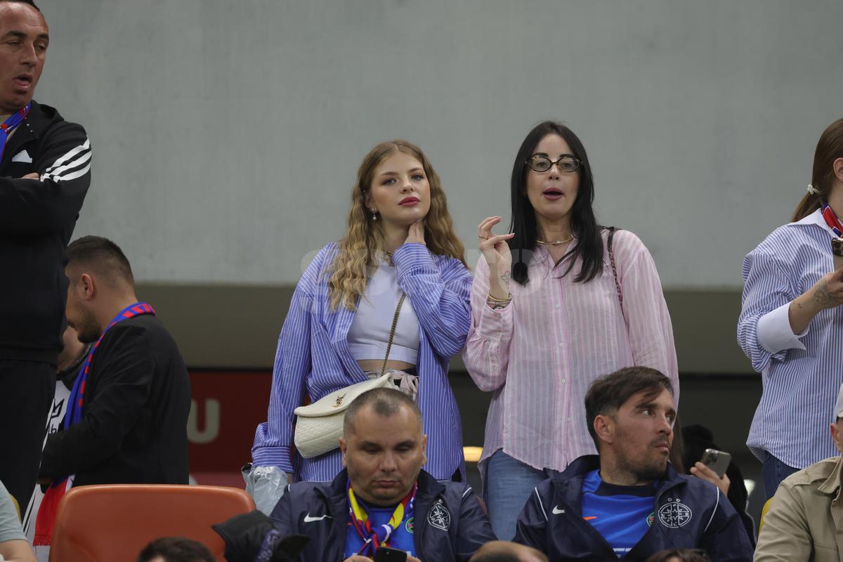 Love is in the air » Antonia și Daniel Bîrligea, momente tandre la finalul meciului FCSB - Dinamo