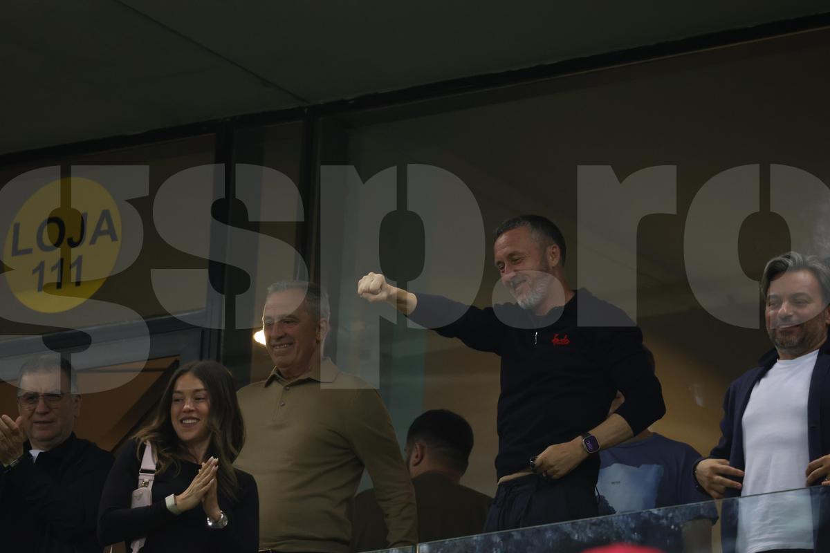 MM Stoica arată degetul mijlociu la finalul derby-ului FCSB - Dinamo