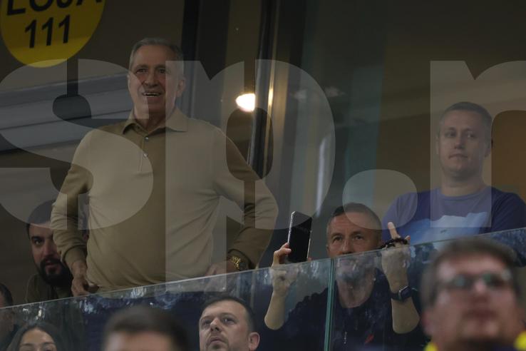 Mihai Stoica în timpul meciului FCSB - Dinamo 3-1, de pe Arena Națională. Foto: GSP.RO
