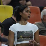Mbali Malindi, soția lui Siyabonga Ngezana a fost pe Arena Națională la derby-ul dintre FCSB și Dinamo 3-1. Foto: Ionuț Iordache (GSP.RO)