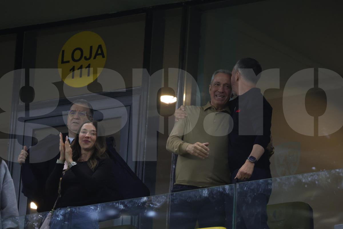 MM Stoica s-a luat de Caparco și Balaj după victoria cu Dinamo: „Așa e când te faci că muncești pe la emisiuni, dar stai acasă să mănânci ouă când echipa ta joacă meci de titlu”