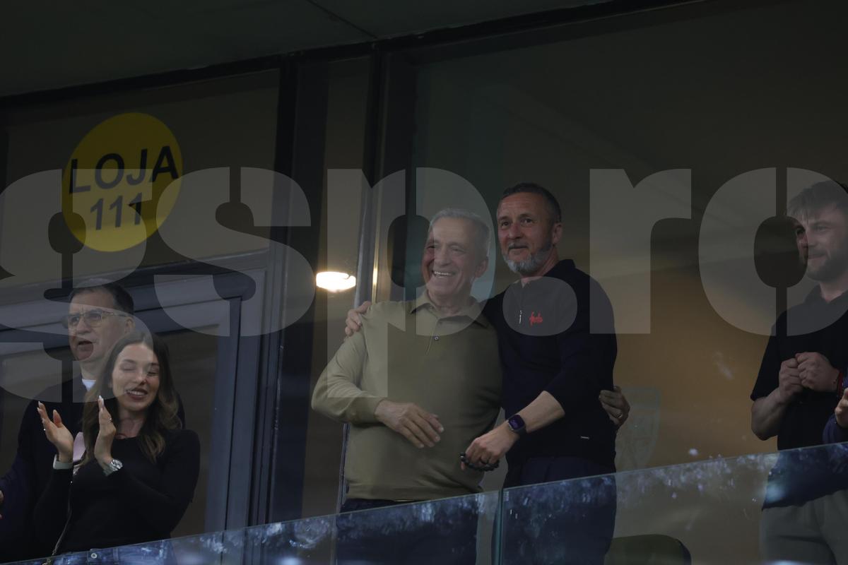 MM Stoica s-a luat de Caparco și Balaj după victoria cu Dinamo: „Așa e când te faci că muncești pe la emisiuni, dar stai acasă să mănânci ouă când echipa ta joacă meci de titlu”