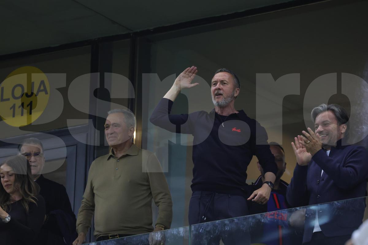 MM Stoica s-a luat de Caparco și Balaj după victoria cu Dinamo: „Așa e când te faci că muncești pe la emisiuni, dar stai acasă să mănânci ouă când echipa ta joacă meci de titlu”