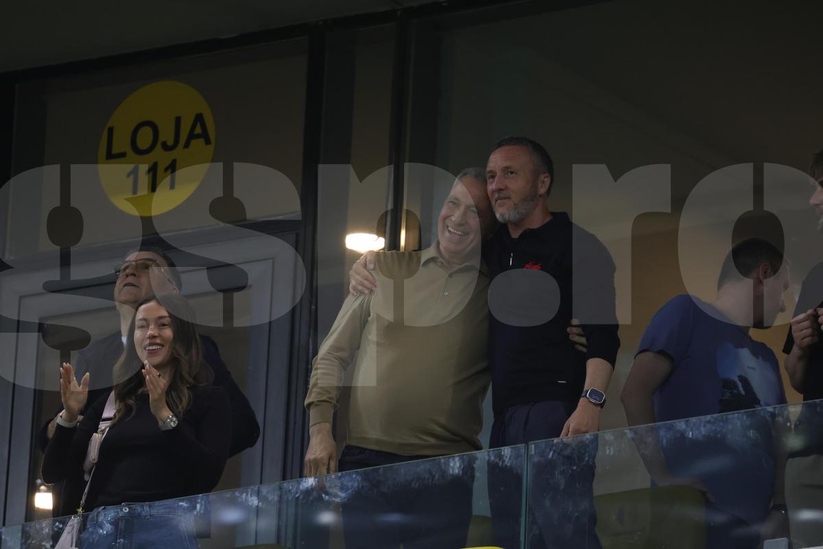 MM Stoica s-a luat de Caparco și Balaj după victoria cu Dinamo: „Așa e când te faci că muncești pe la emisiuni, dar stai acasă să mănânci ouă când echipa ta joacă meci de titlu”