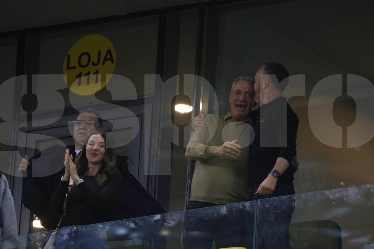 MM Stoica s-a luat de Caparco și Balaj după victoria cu Dinamo: „Așa e când te faci că muncești pe la emisiuni, dar stai acasă să mănânci ouă când echipa ta joacă meci de titlu”