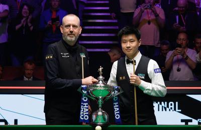 Un amator a devenit primul chinez din istorie care câștigă Campionatul Mondial de snooker! I-a demolat pe Ronnie O'Sullivan și Mark Williams