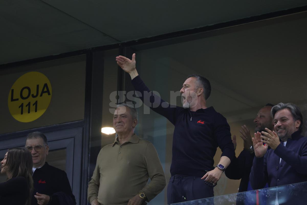 MM Stoica arată degetul mijlociu la finalul derby-ului FCSB - Dinamo