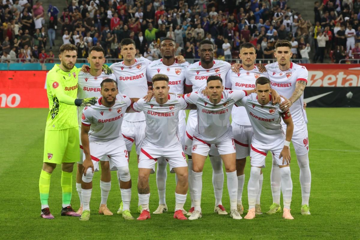 Gigi Becali s-a luat de doi jucători după FCSB - Dinamo: „A dormit pe teren! Voiam să-l scot la pauză”