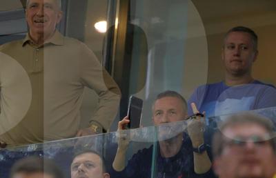 Dezlănțuit și vulgar! Mihai Stoica, gesturi obscene cu mătăniile la mână, imediat după FCSB - Dinamo!