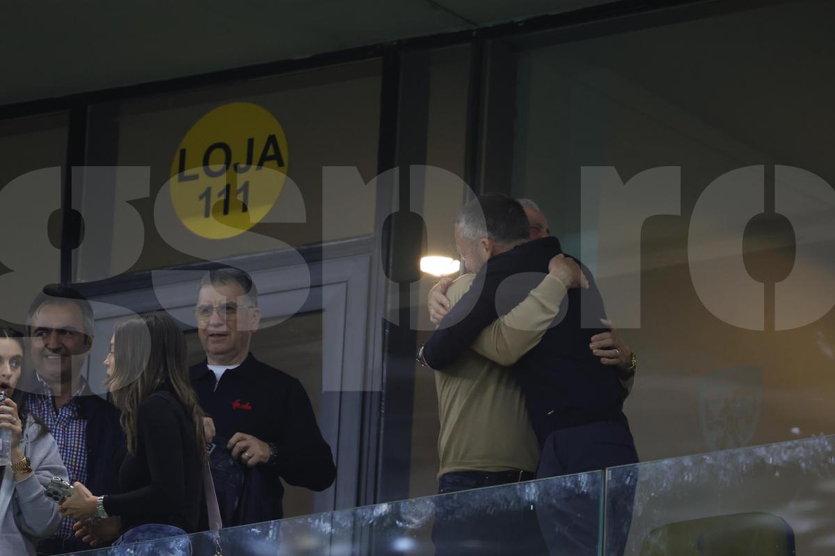 MM Stoica s-a luat de Caparco și Balaj după victoria cu Dinamo: „Așa e când te faci că muncești pe la emisiuni, dar stai acasă să mănânci ouă când echipa ta joacă meci de titlu”
