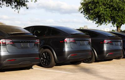O nouă reprezentanță Tesla în România » Ce decizie a luat producătorul american