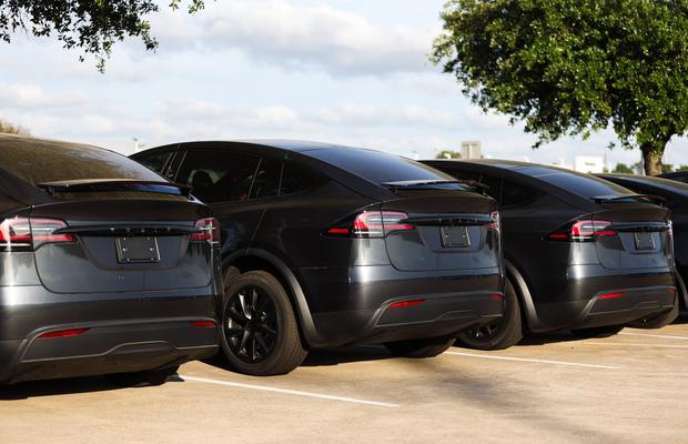 O nouă reprezentanță Tesla în România » Ce decizie a luat producătorul american
