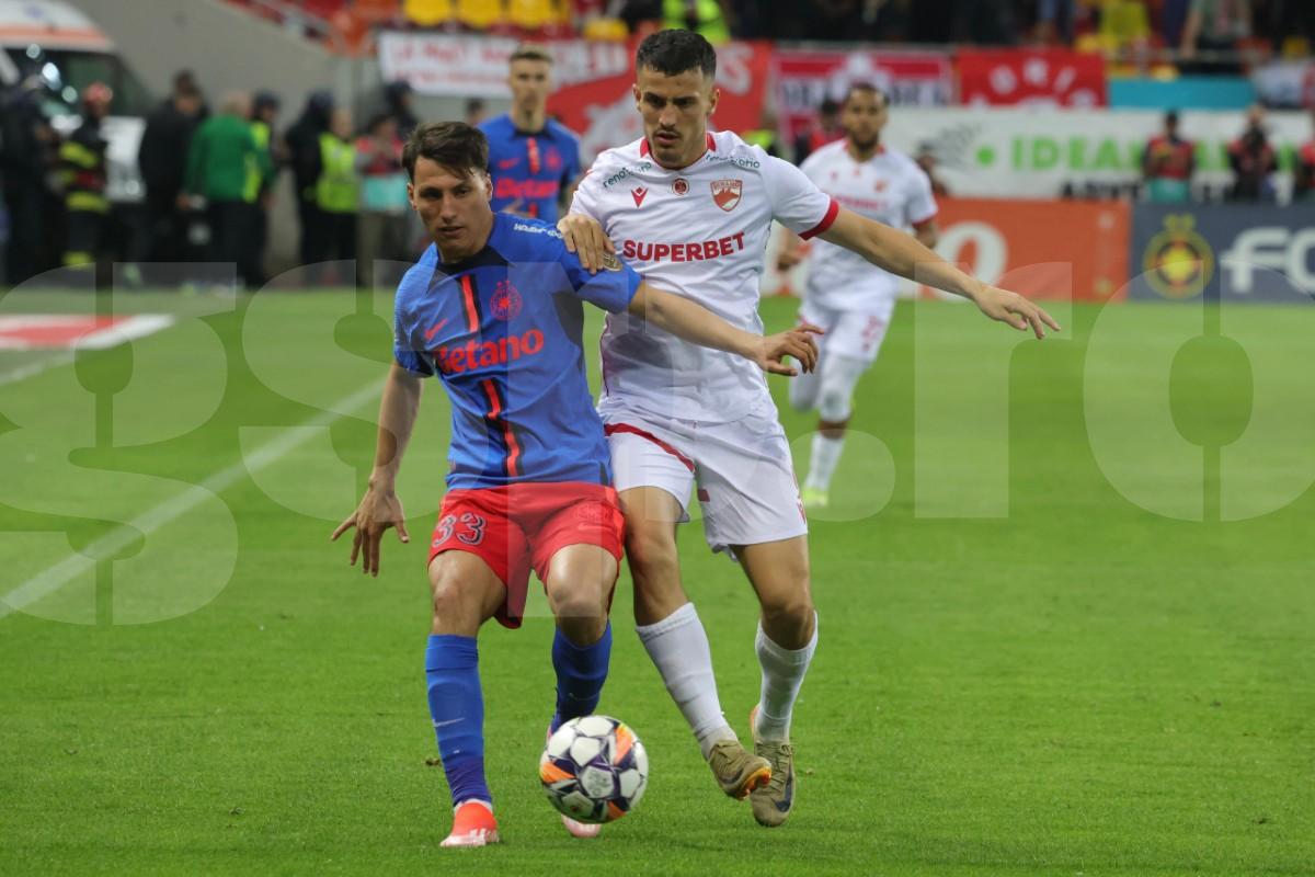 „Mă surprinde!” » Antrenorul străin dat pe spate de fotbalistul în vogă de la FCSB: „Greu să-l scoți de acolo”