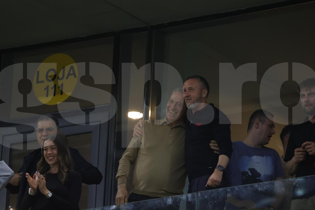 MM Stoica s-a luat de Caparco și Balaj după victoria cu Dinamo: „Așa e când te faci că muncești pe la emisiuni, dar stai acasă să mănânci ouă când echipa ta joacă meci de titlu”