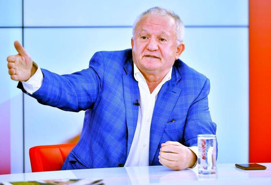 George Simion are un sfătuitor NEȘTIUT de la vârful fotbalului! Acum 20 de ani, i-a dat un bilețel: „În speranța că George va ajunge o glorie” + Reacția de azi a omului care îl susține pe fostul ultras: „Când o aud pe asta cu rușii...”