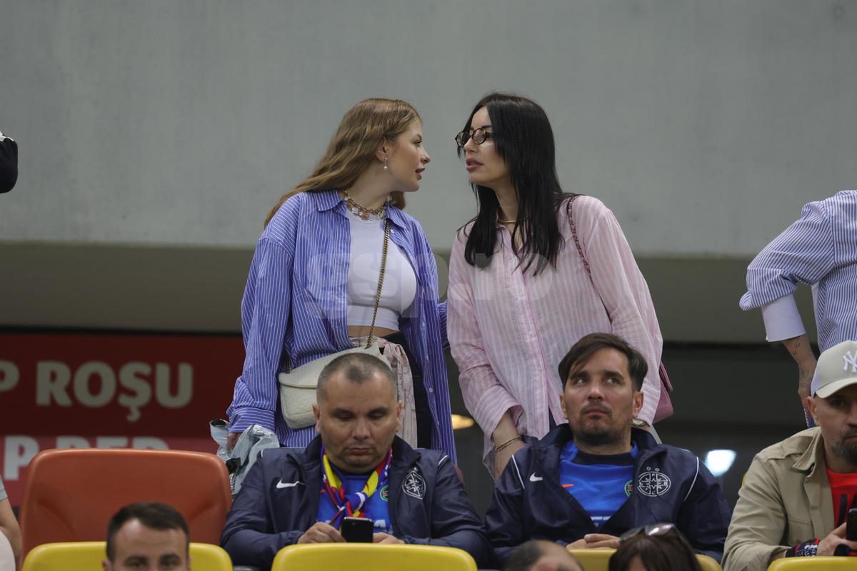 Love is in the air » Antonia și Daniel Bîrligea, momente tandre la finalul meciului FCSB - Dinamo