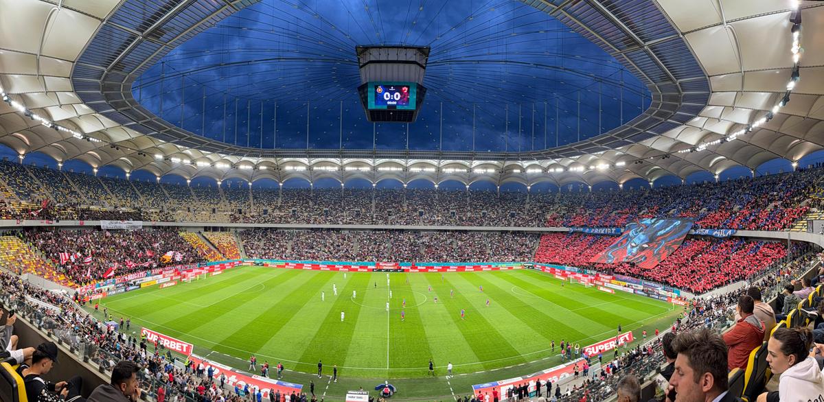 Spectacol în roșu și albastru! Galeria FCSB, superioară în duelul peluzelor: scenografia afișată în derby + dinamoviștii au răspuns cu un citat din Elisabeta Rizea