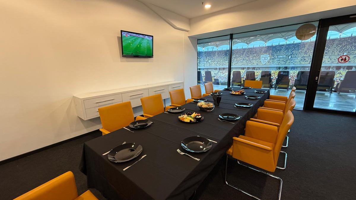 Ce meniu au primit fanii care au plătit 1.000 de lei la FCSB - Dinamo