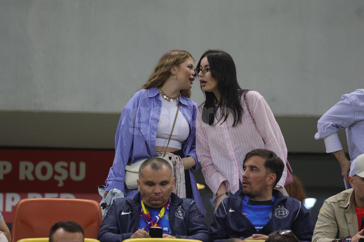 Love is in the air » Antonia și Daniel Bîrligea, momente tandre la finalul meciului FCSB - Dinamo