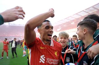 Dedesubturile afacerii Alexander-Arnold la Madrid: când l-a anunțat pe Slot că pleacă de la Liverpool + Ce ofertă i-au făcut „cormoranii”