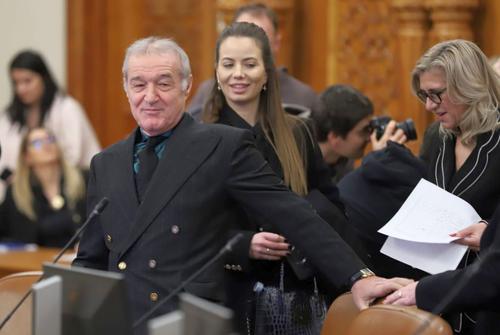 Gigi Becali în parlament / Foto: Dumitru Angelescu (Libertatea)
