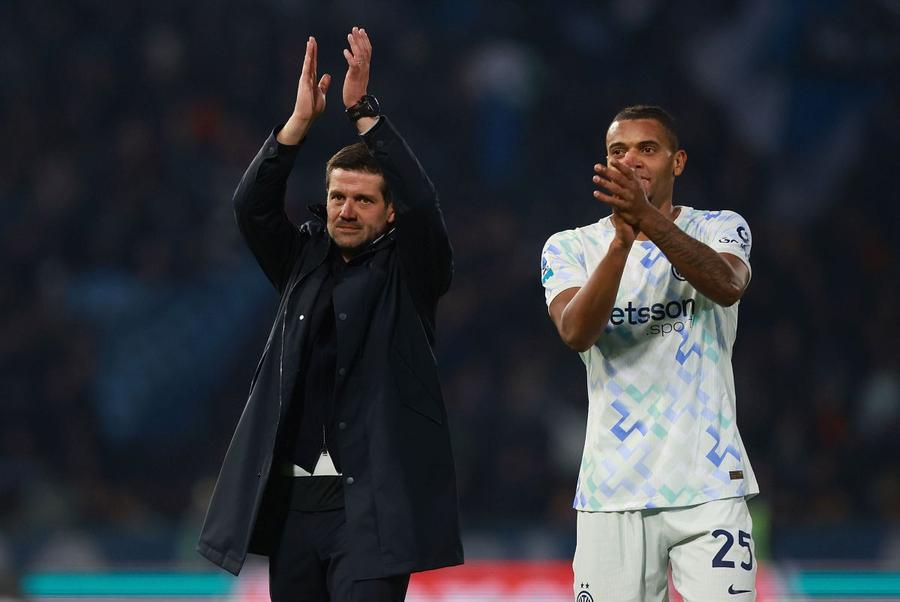 Cristian Chivu și Manuel Akanji // Foto: Getty Images Primul transfer definitiv oficializat de Inter după titlu: „Avem un respect enorm”