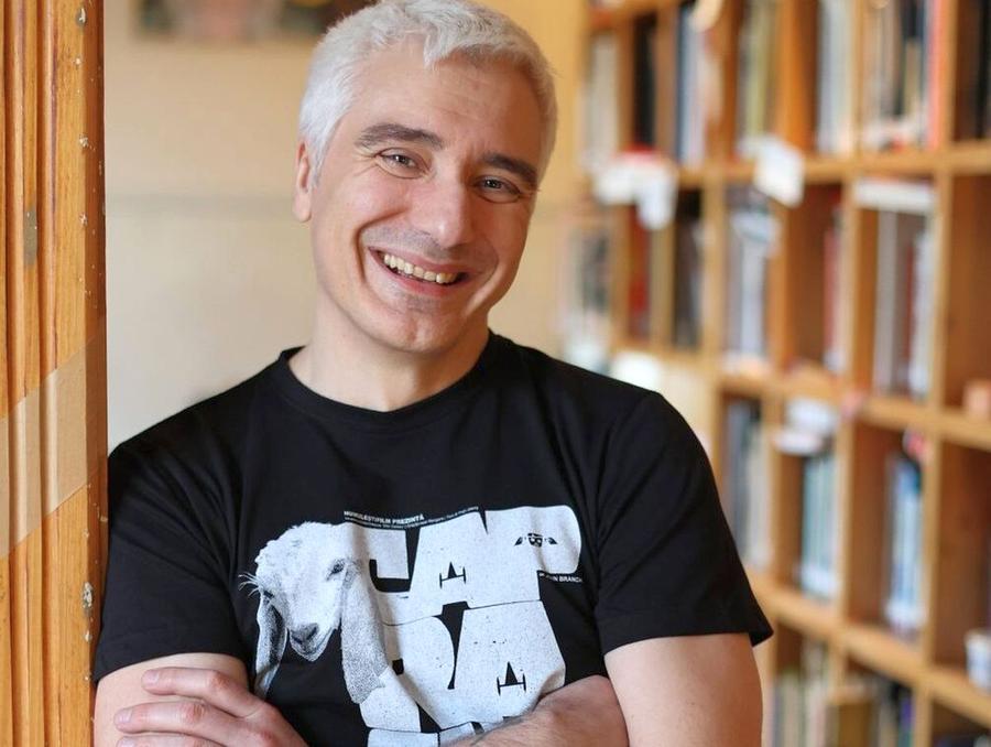 Ovidiu Hrin e expert în design grafic, tipografie și caligrafie / Sursă foto: Facebook „Îți dai seama dacă te apropii un pic” » Iată ce probleme a remarcat la noua siglă a lui Dinamo unul dintre cei mai premiați graficieni din România!