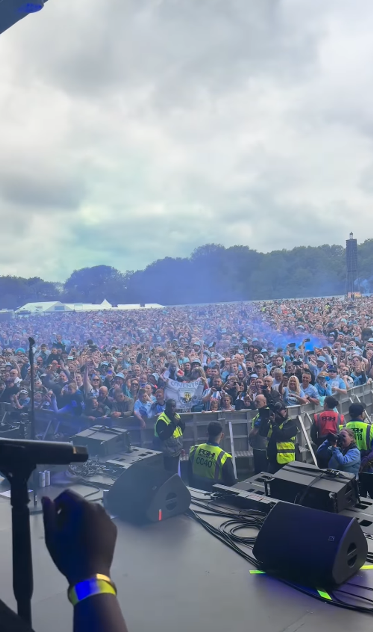 Peste 50.000 de suporteri au sărbătorit promovarea în Premier League, după 25 de ani