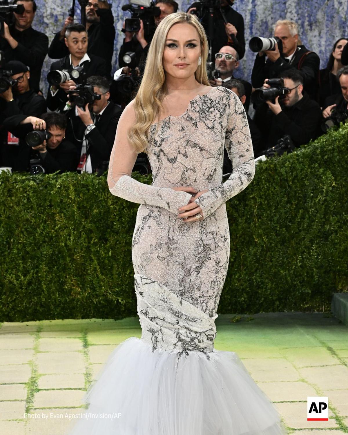 Lindsey Vonn, strălucitoare la Met Gala. Venus Williams, cu trofeul la gât. Dar nimeni nu era pregătit pentru costumația lui Osaka!