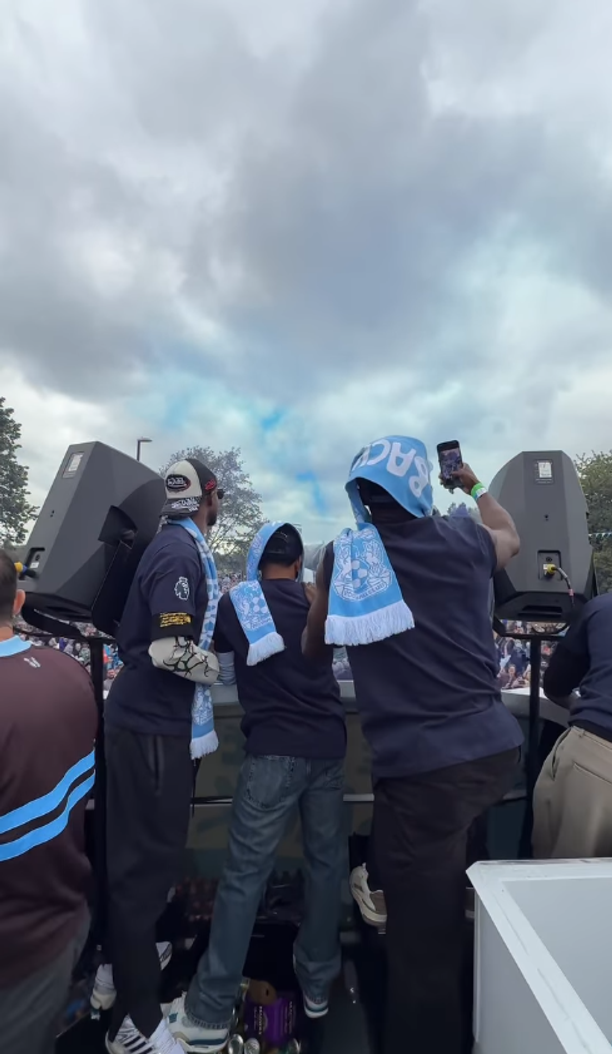 Peste 50.000 de suporteri au sărbătorit promovarea în Premier League, după 25 de ani