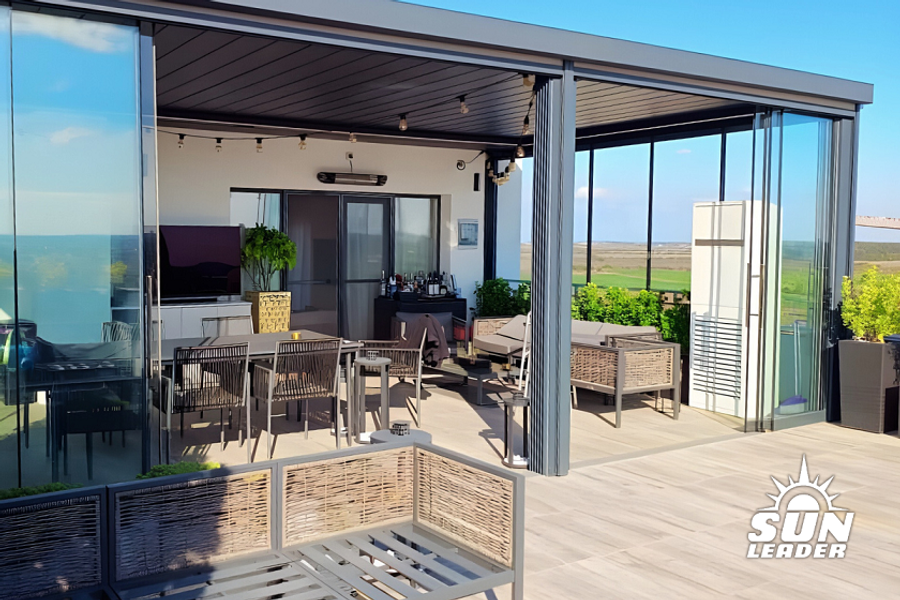 Pergola modernă ca indicator de rezistență: cum arată o terasă cu acoperiș retractabil de inginerie, nu doar de decor