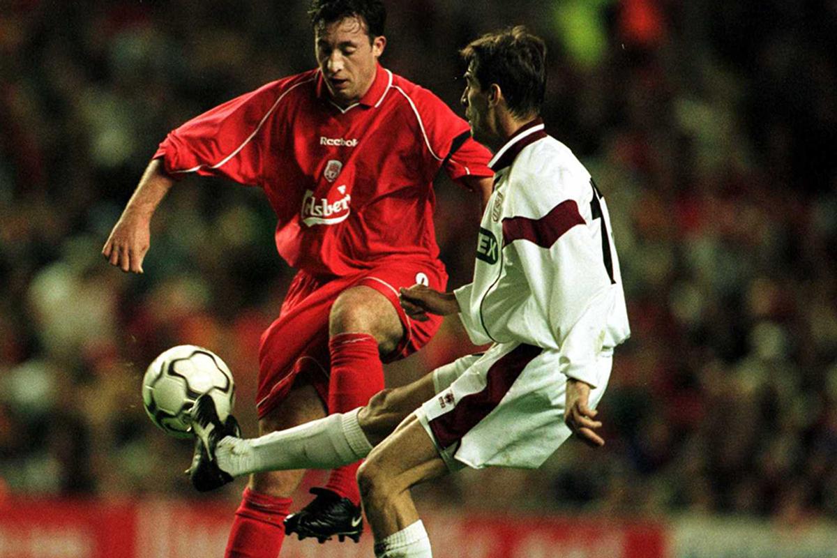 EXCLUSIV VIDEO Amintiri de la egalul scos de Rapid pe terenul unui Liverpool cu Owen și Gerrard: „Știți ce făceau englezii după meci? Atunci ne-am dat și noi seama”