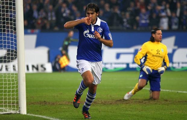 Raul Gonzalez, legenda lui Real Madrid, favorit să scoată din criză o echipă din Bundesliga!
