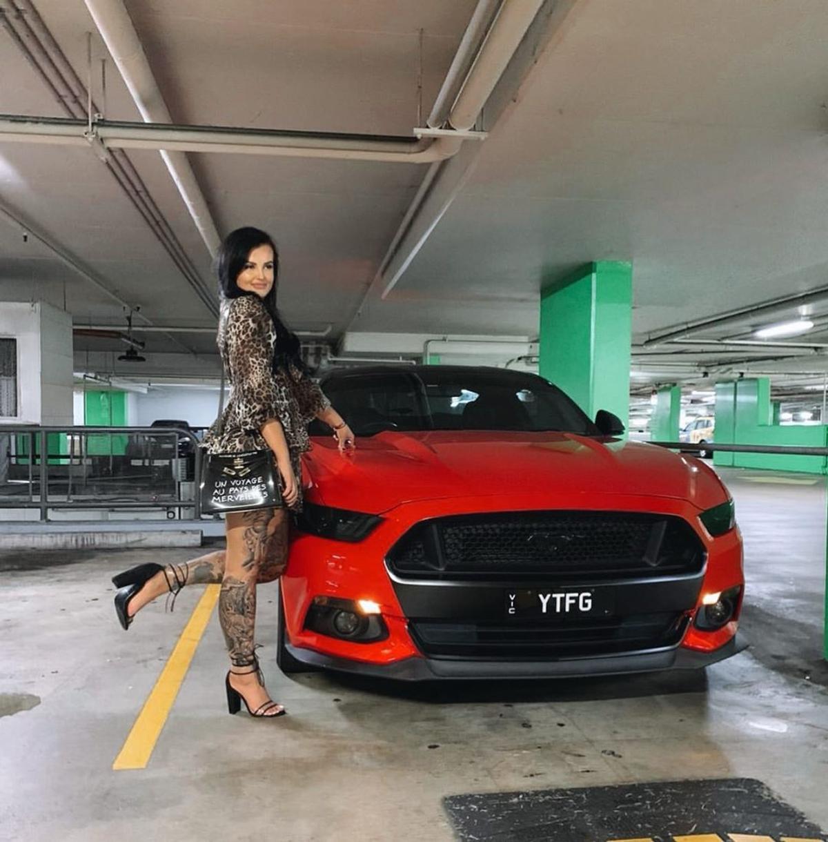 Ce pierduse motorsportul! Cea mai îndrăzneață femeie-pilot a revenit la curse, după ce se lansase în industria pentru adulți: „Voi continua să postez fotografii obraznice”